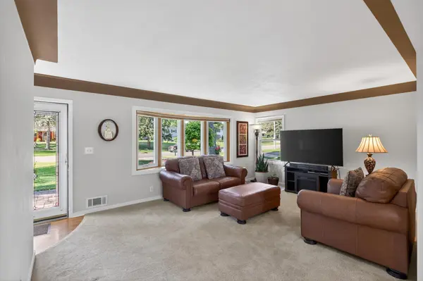 2133 62nd ST E, Inver Grove Heights, MN 55077