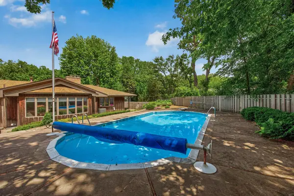 217 Arbor LN, Burnsville, MN 55337