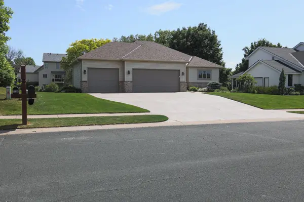 2400 Emerald BND, Hudson, WI 54016