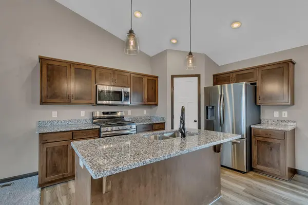 7824 Gunner DR, Clear Lake, MN 55319