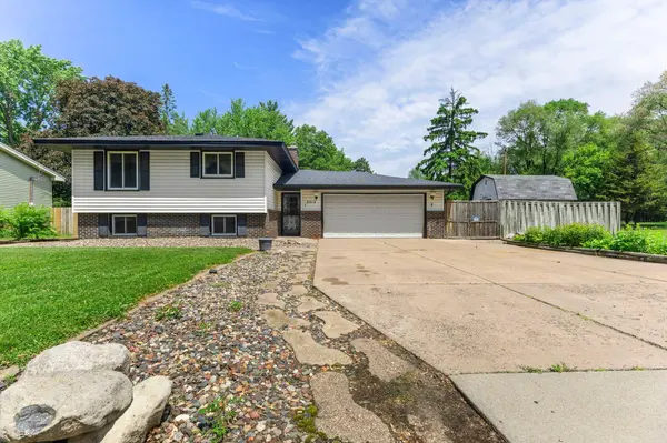 2515 Hillview RD, Mounds View, MN 55112