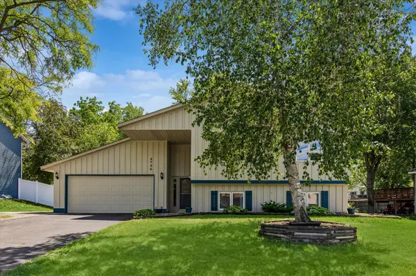 4746 141st ST W, Apple Valley, MN 55124