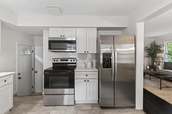 558 Arlington AVE E, Saint Paul, MN 55130