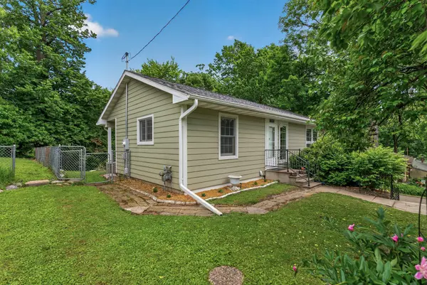 2390 Chateau LN, Mound, MN 55364