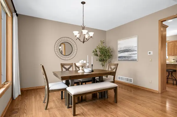 7628 Auto Club CIR, Bloomington, MN 55438