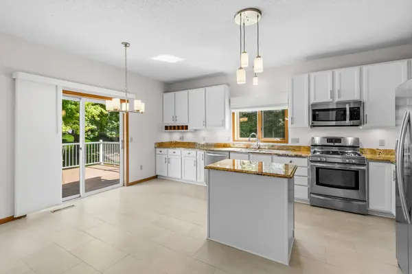 17432 Tessmer CT, Eden Prairie, MN 55347
