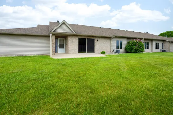 1415 Heatherwood CT #4, West Fargo, ND 58078