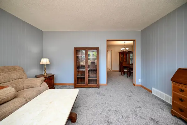 501 E Howard (10th) ST, Winona, MN 55987