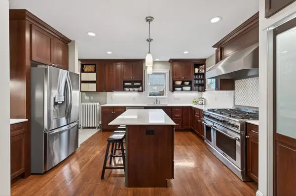 1843 Wellesley AVE, Saint Paul, MN 55105