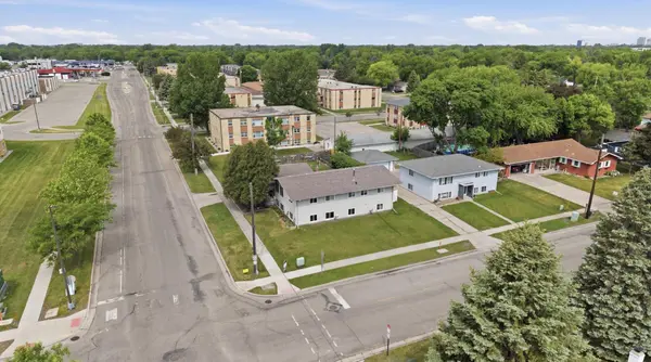 1014 24th AVE S, Moorhead, MN 56560