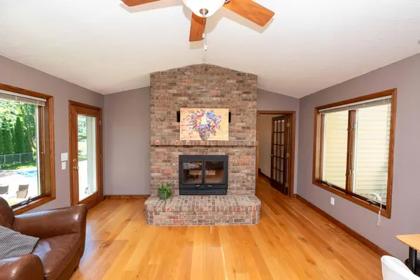 375 Bohlken DR, Hastings, MN 55033