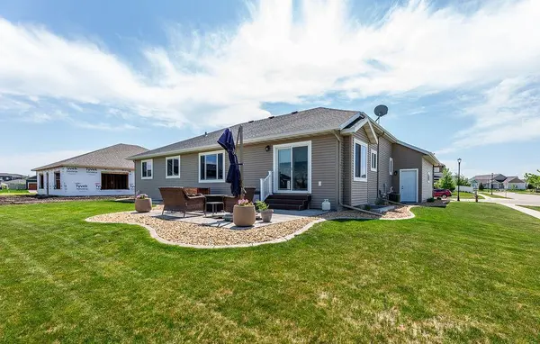 3977 49th AVE S, Fargo, ND 58104