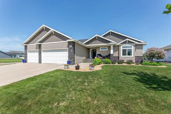 3977 49th AVE S, Fargo, ND 58104