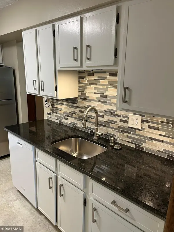 3320 Louisiana AVE S #402, Saint Louis Park, MN 55426