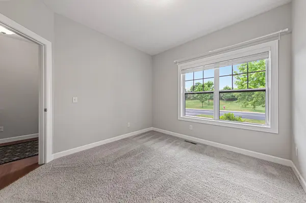 137 Bluff LN, Dundas, MN 55019