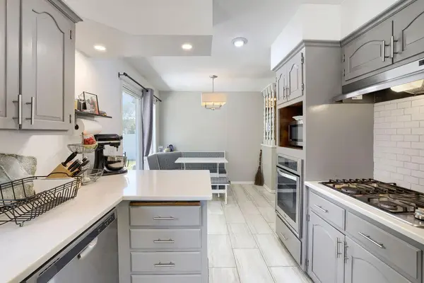 2550 Aldine ST, Roseville, MN 55113