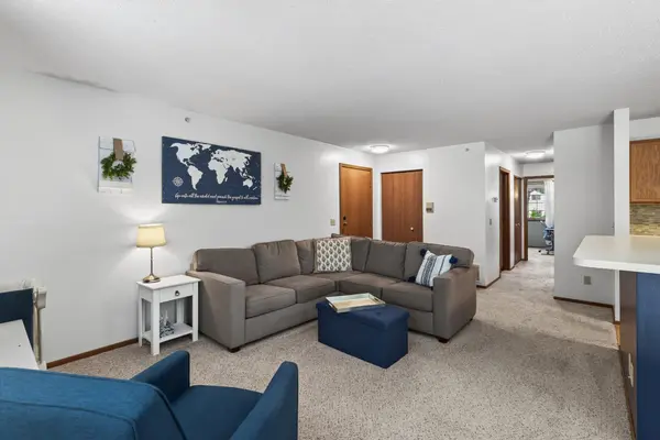 15155 Lesley LN, Eden Prairie, MN 55346