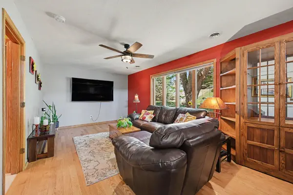 8740 Hillview DR E, Saint Bonifacius, MN 55375
