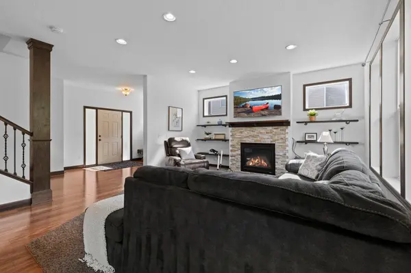 21340 Hytrail CIR, Lakeville, MN 55044