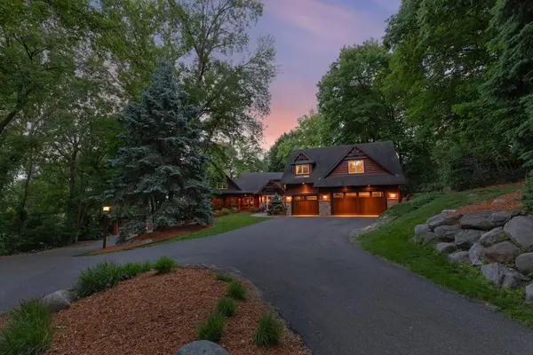 365 Pleasant View RD, Chanhassen, MN 55317