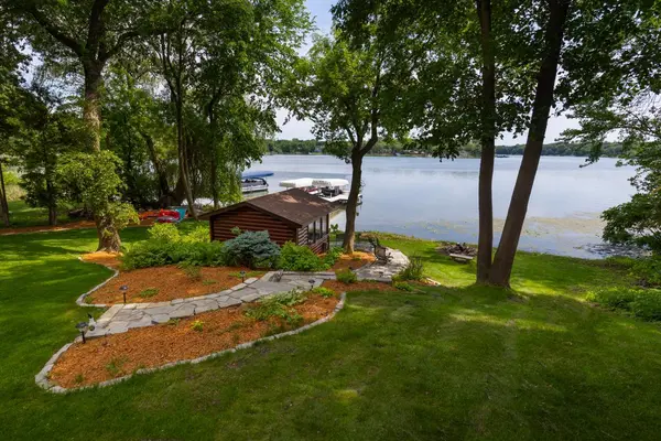 365 Pleasant View RD, Chanhassen, MN 55317