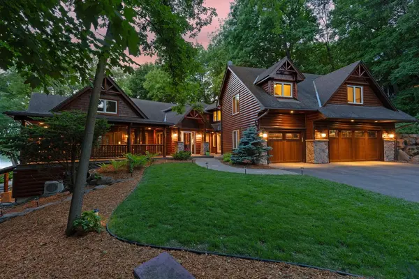 365 Pleasant View RD, Chanhassen, MN 55317