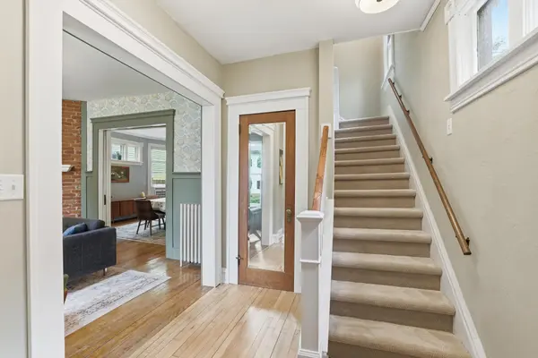 658 Holly AVE, Saint Paul, MN 55104