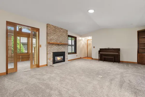 975 Yuma LN N, Plymouth, MN 55447