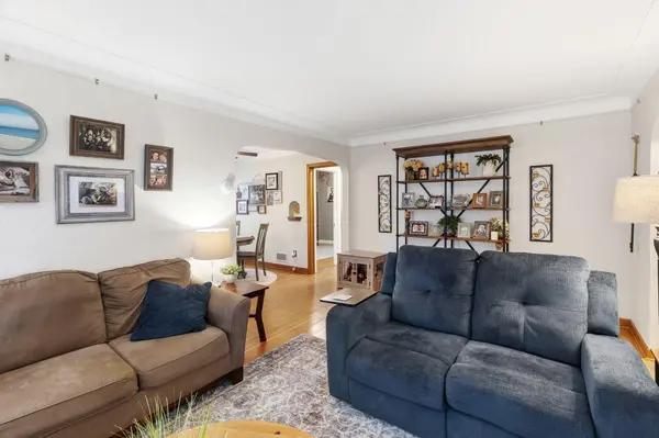 3915 Regent AVE N, Robbinsdale, MN 55422