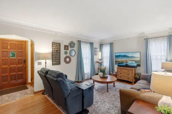 3915 Regent AVE N, Robbinsdale, MN 55422