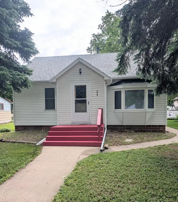 208 S 7th ST, Montevideo, MN 56265