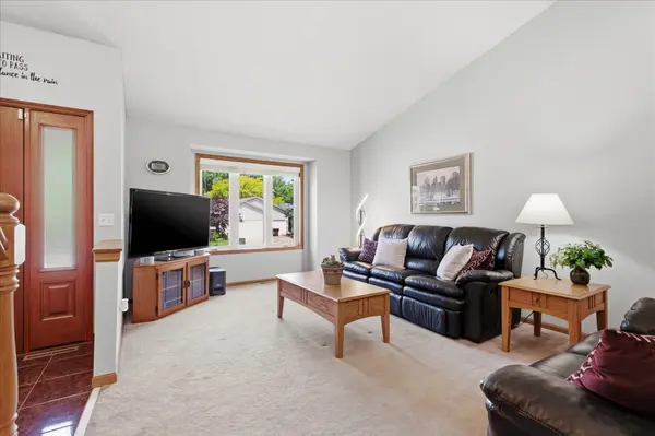 7910 Blackstone AVE, Inver Grove Heights, MN 55076