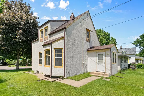 890 26th AVE SE, Minneapolis, MN 55414