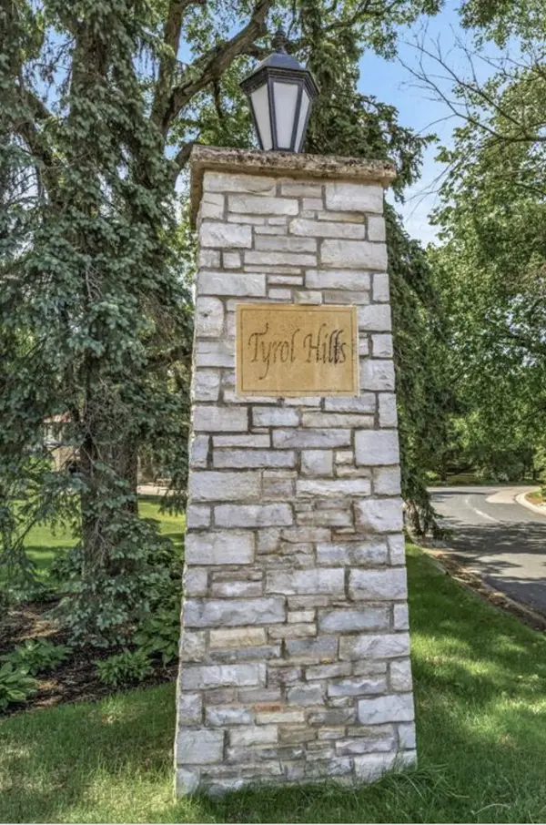 1435 Tyrol TRL, Golden Valley, MN 55416