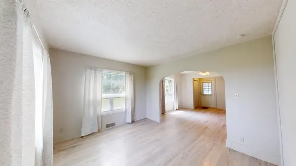 28989 780th AVE, Clarks Grove, MN 56016