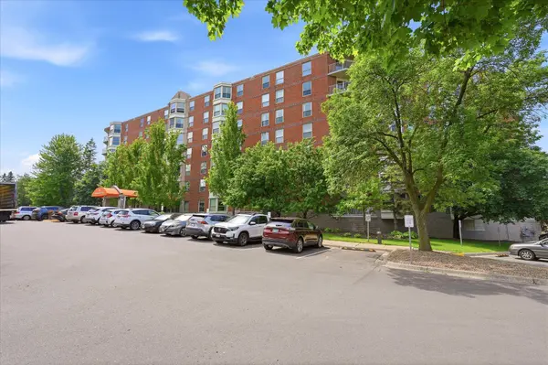 1425 W 28th ST #322, Minneapolis, MN 55408