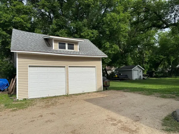 615 18th ST SW, Willmar, MN 56201