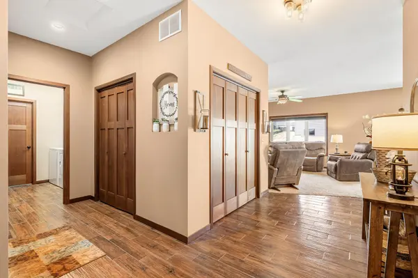 290 Acorn PL NE, Owatonna, MN 55060
