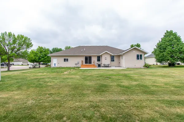 1172 Morningside CT, Casselton, ND 58012