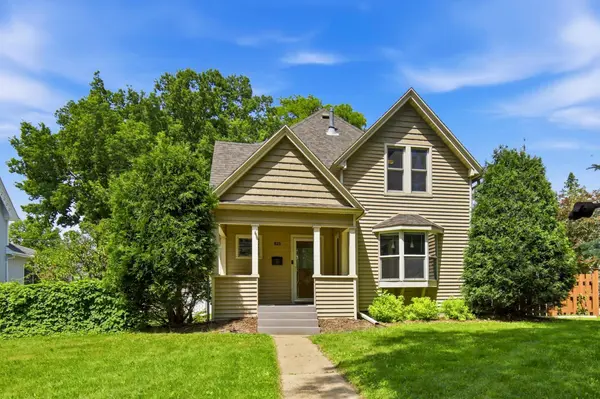 825 E Center ST, Rochester, MN 55904