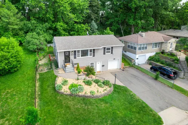 2736 McNair DR N, Robbinsdale, MN 55422