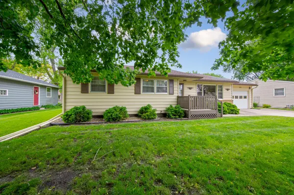 219 Floral AVE, Mankato, MN 56001