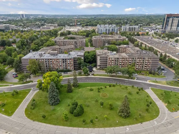 7200 York AVE S #126, Edina, MN 55435