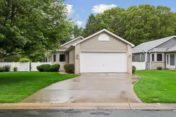 5677 Heather Ridge DR, Shoreview, MN 55126