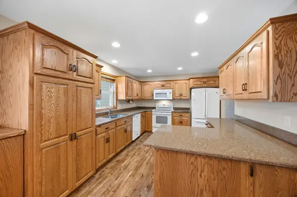 169 Summerset LN SE, Hutchinson, MN 55350
