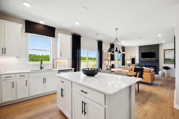 4971 Airlake DR, Woodbury, MN 55129