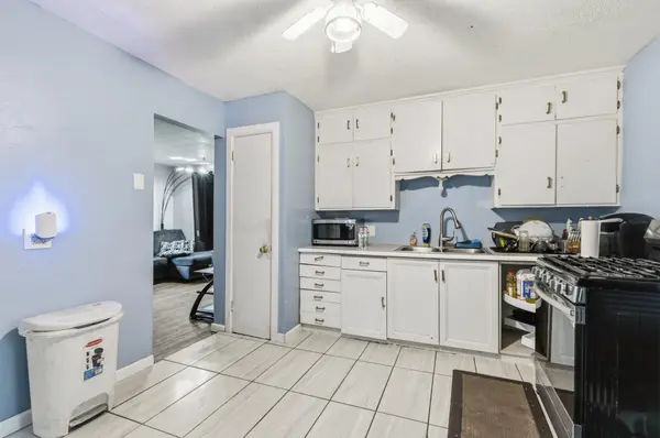 1450 Sandhurst AVE E, Maplewood, MN 55109