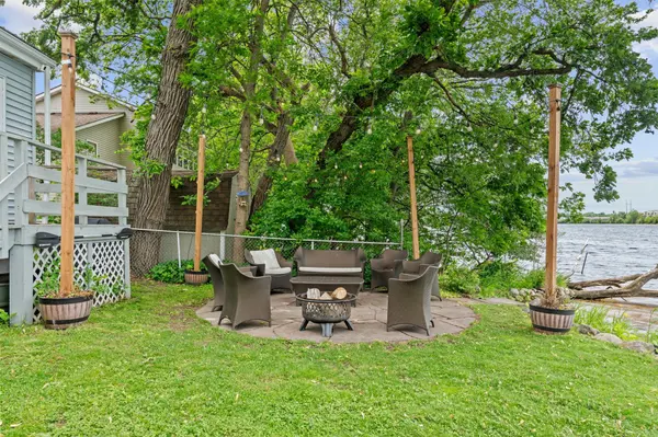 428 Glenbrook AVE N, Oakdale, MN 55128