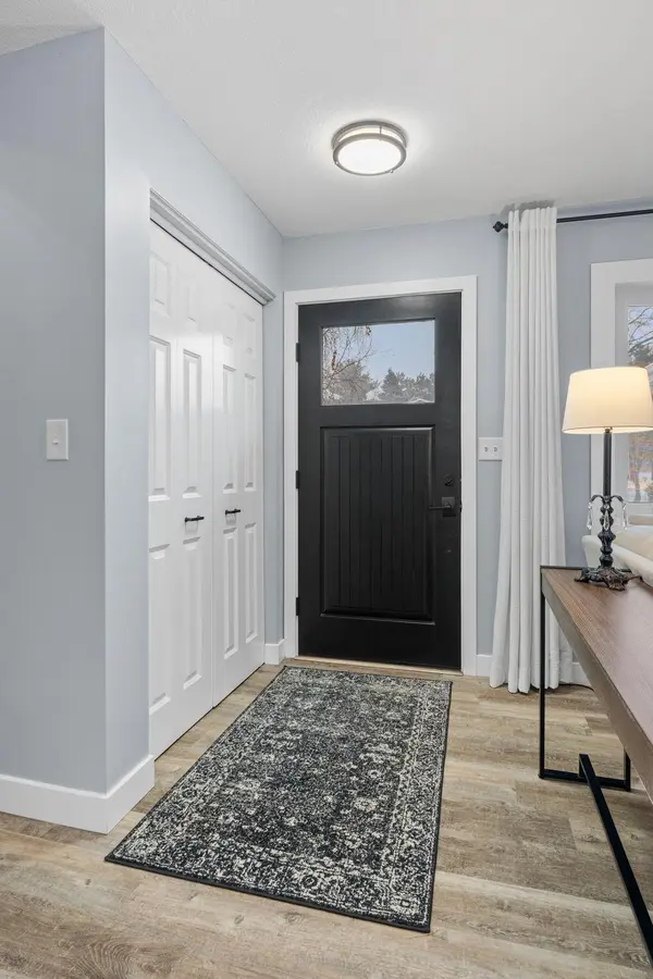 2129 Arkwright ST, Maplewood, MN 55117