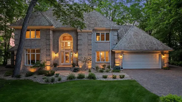 6306 Maple RDG, Excelsior, MN 55331